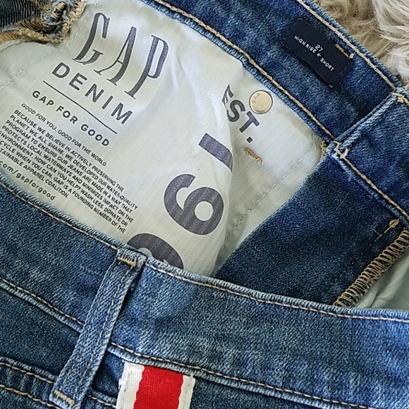 Gap denim shorts. - Picture 2 of 4
